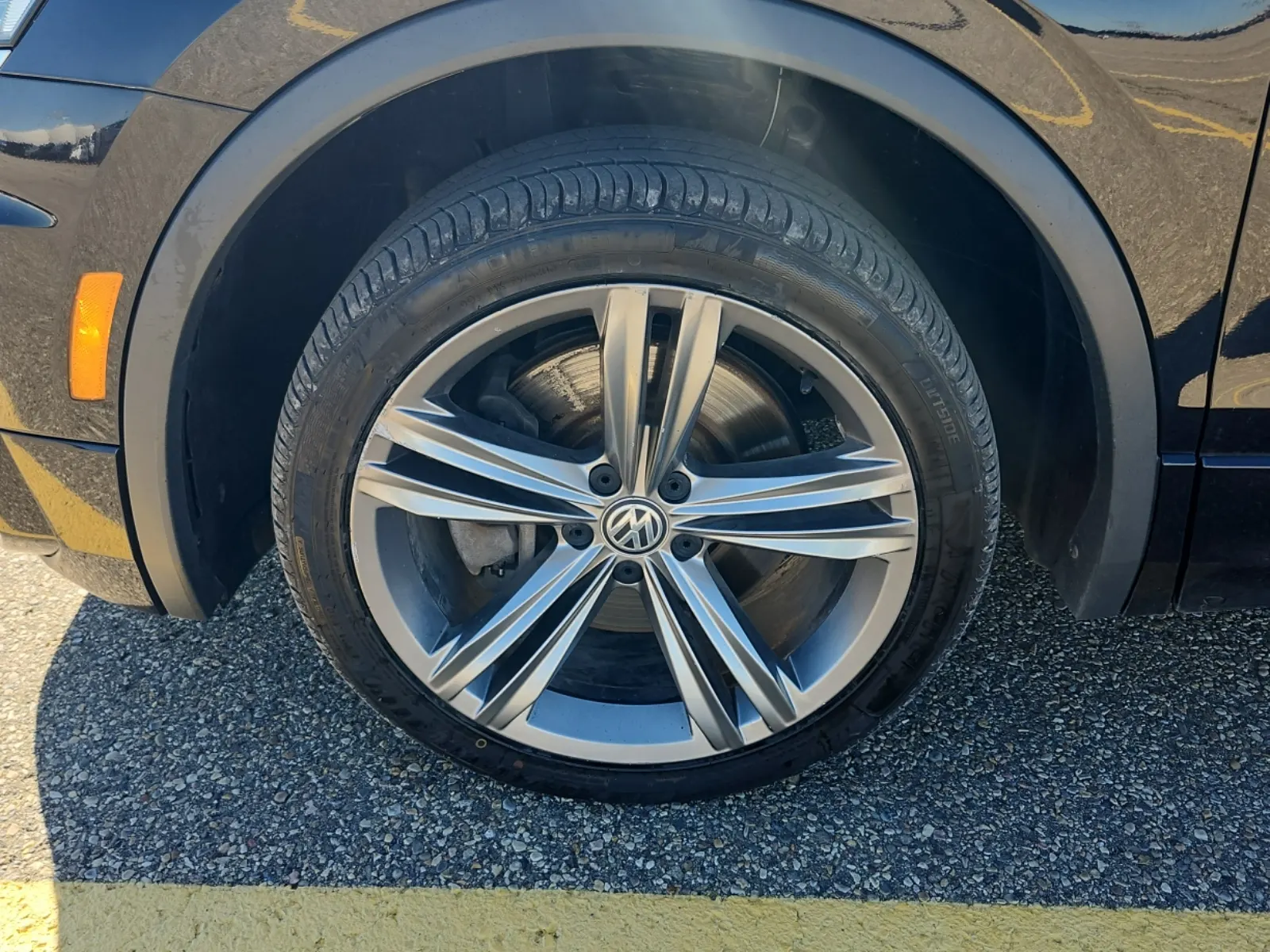 Front driver wheel/tire photo