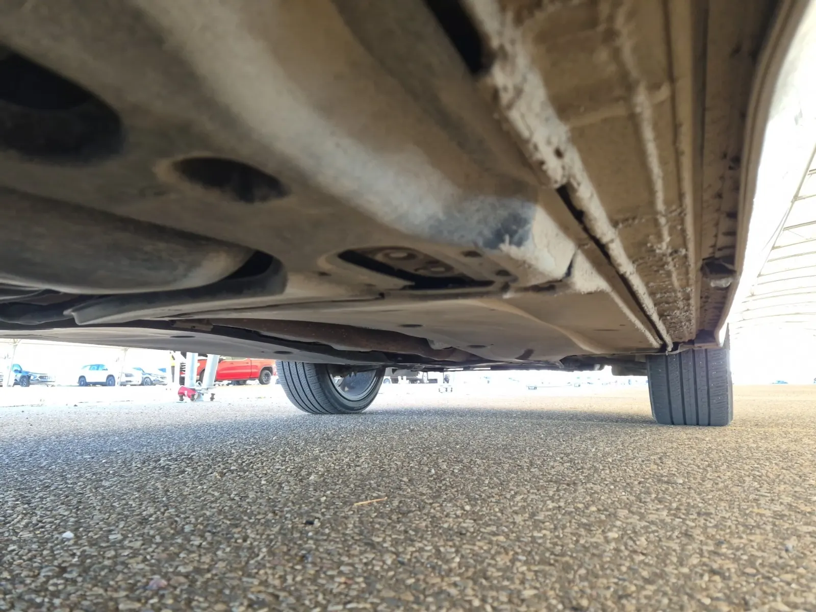 Undercarriage - Passenger Photo