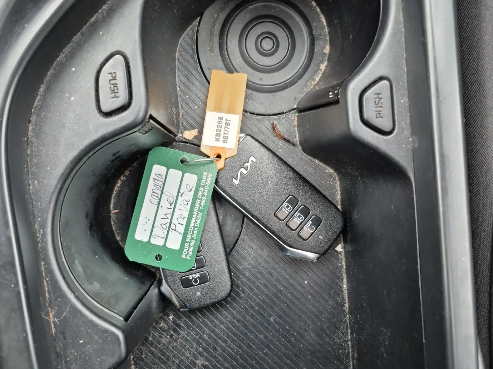 Keys/Fobs/Manual Photo