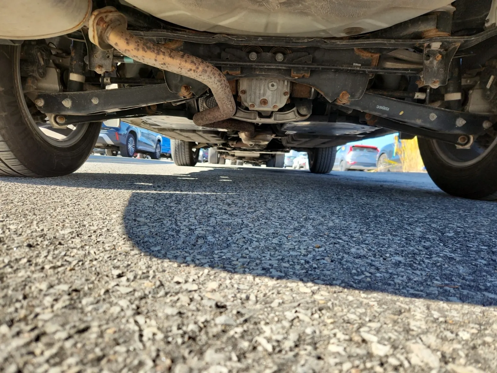 Undercarriage - Rear Photo