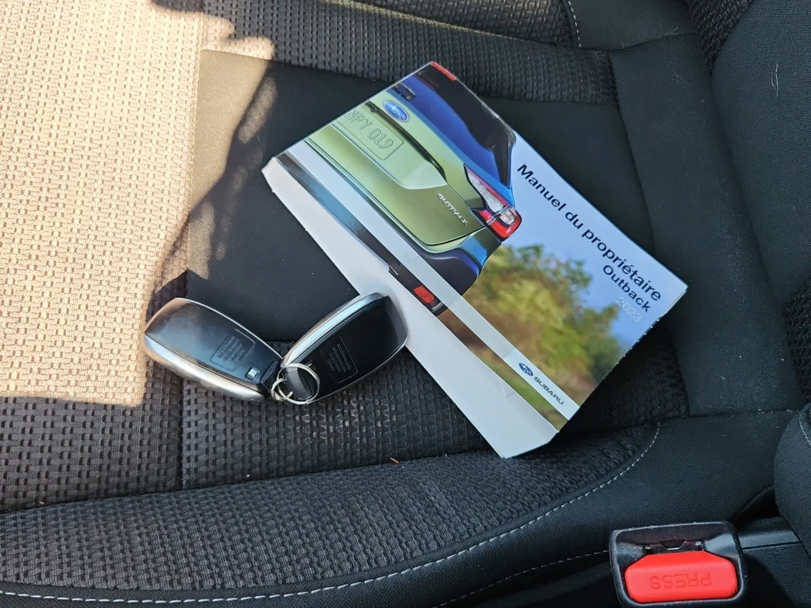 Keys/Fobs/Manual Photo