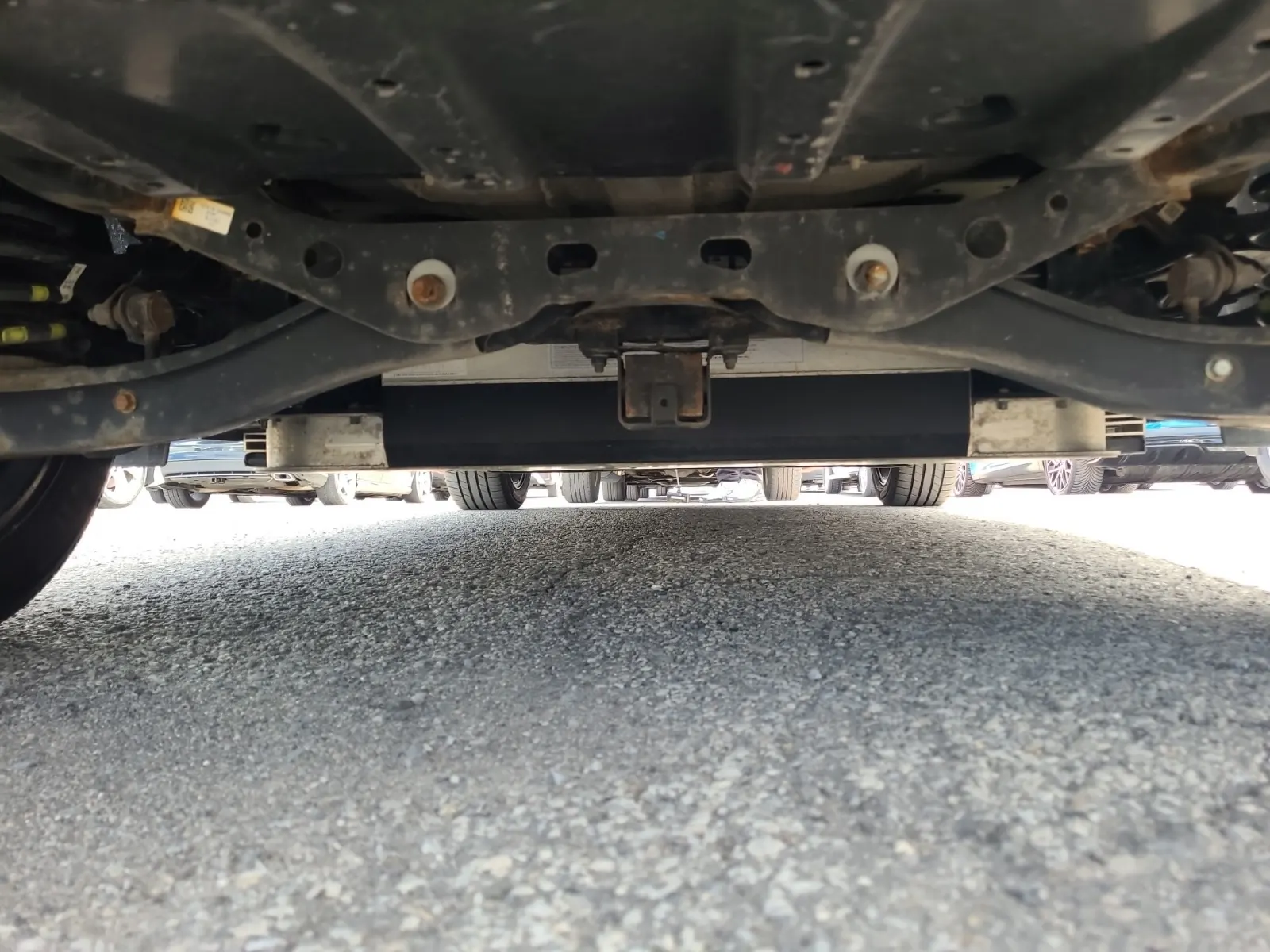 Undercarriage - Rear Photo