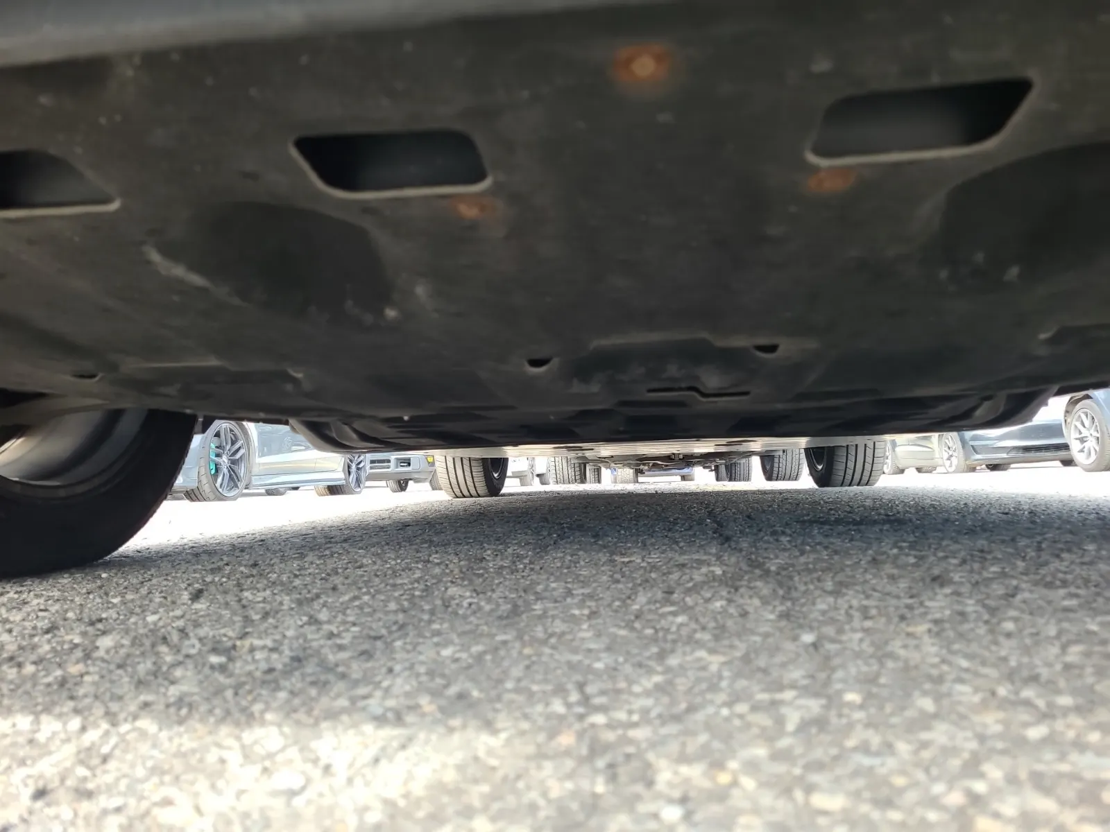 Undercarriage - Front Photo