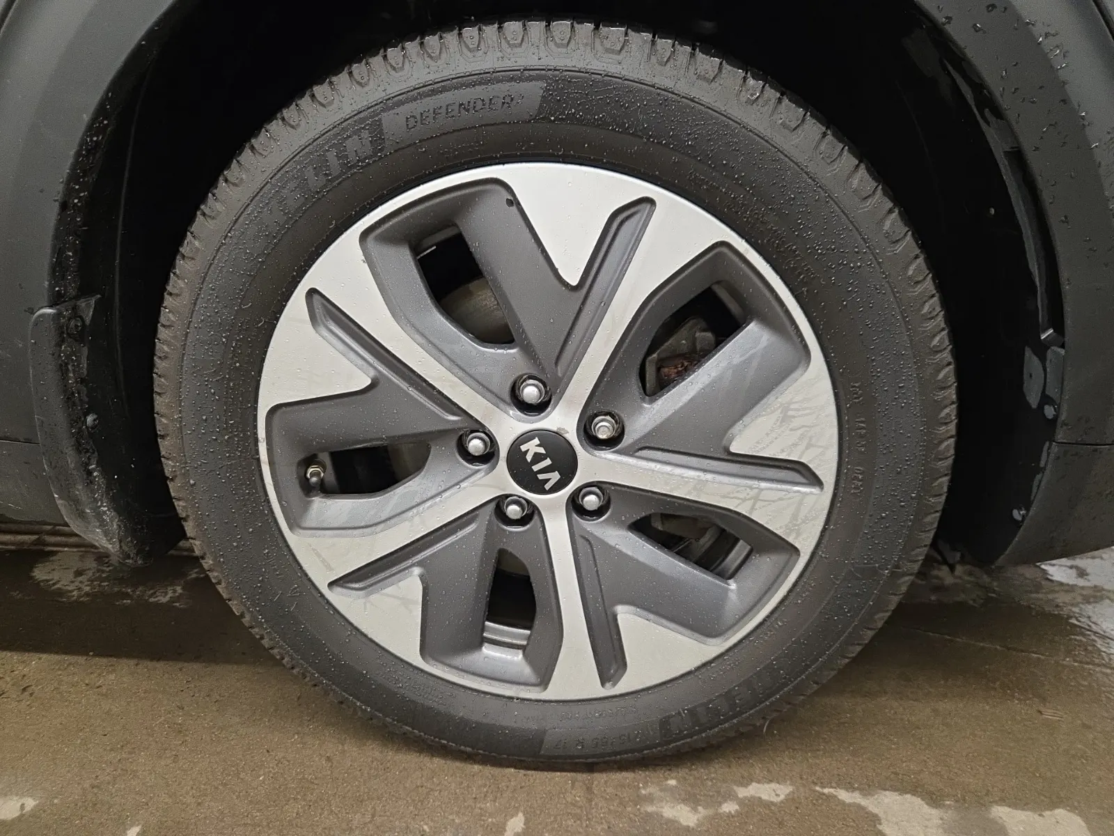 Right Front Wheel/Tire Photo