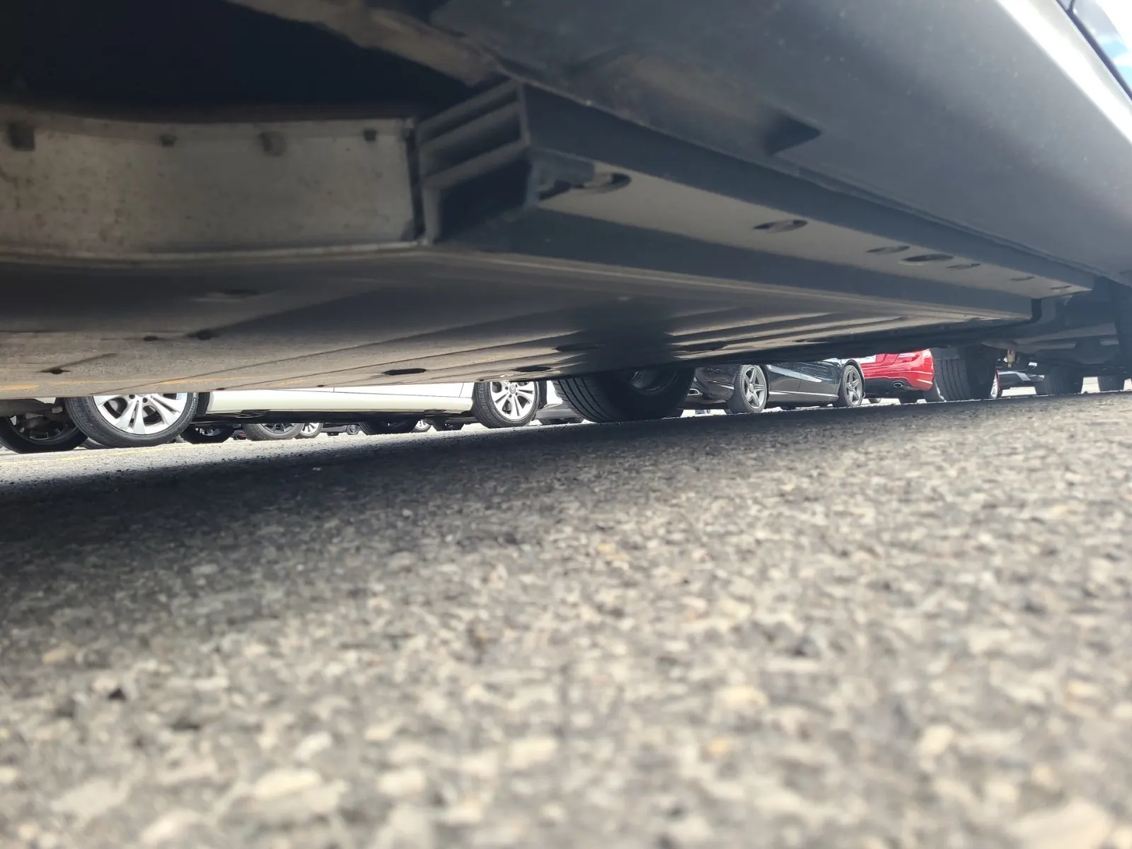 Undercarriage - Passenger Photo