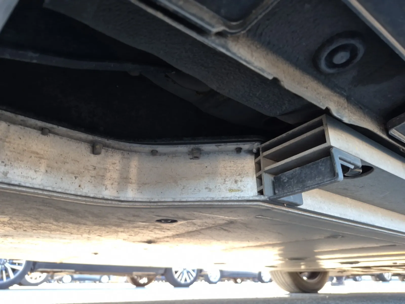 Undercarriage - Passenger Photo