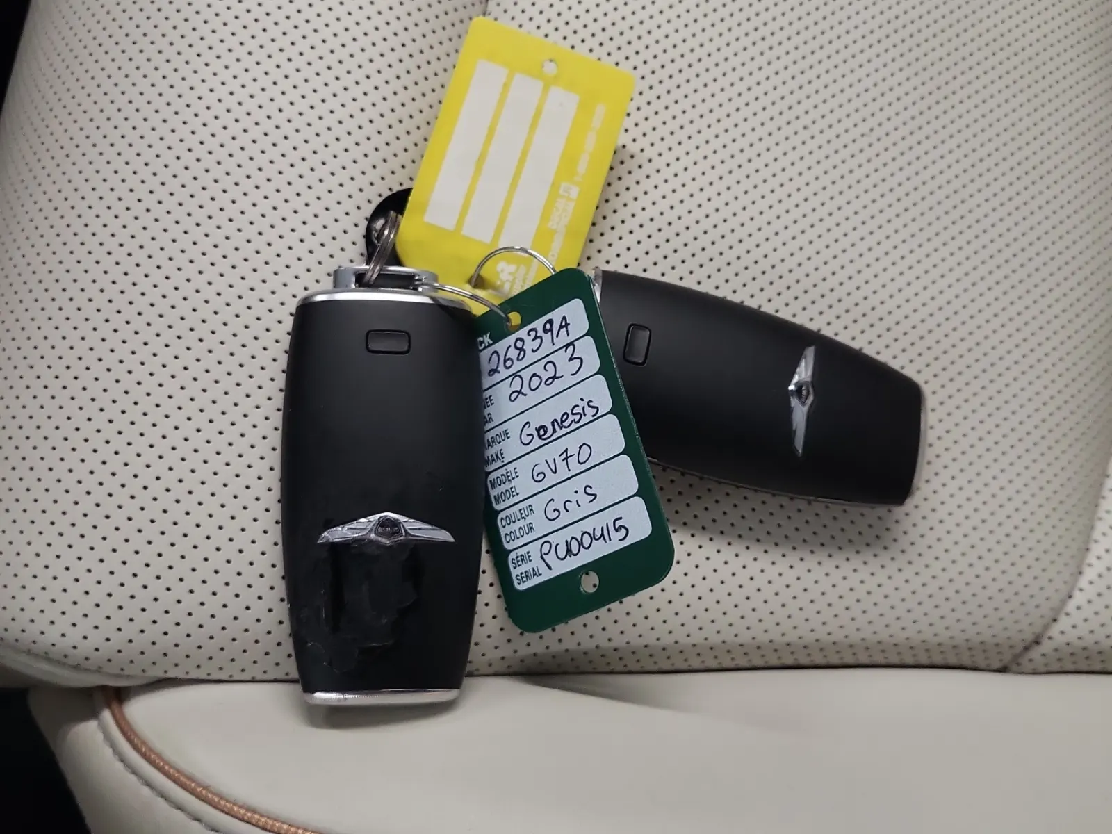 Keys/Fobs/Manual Photo