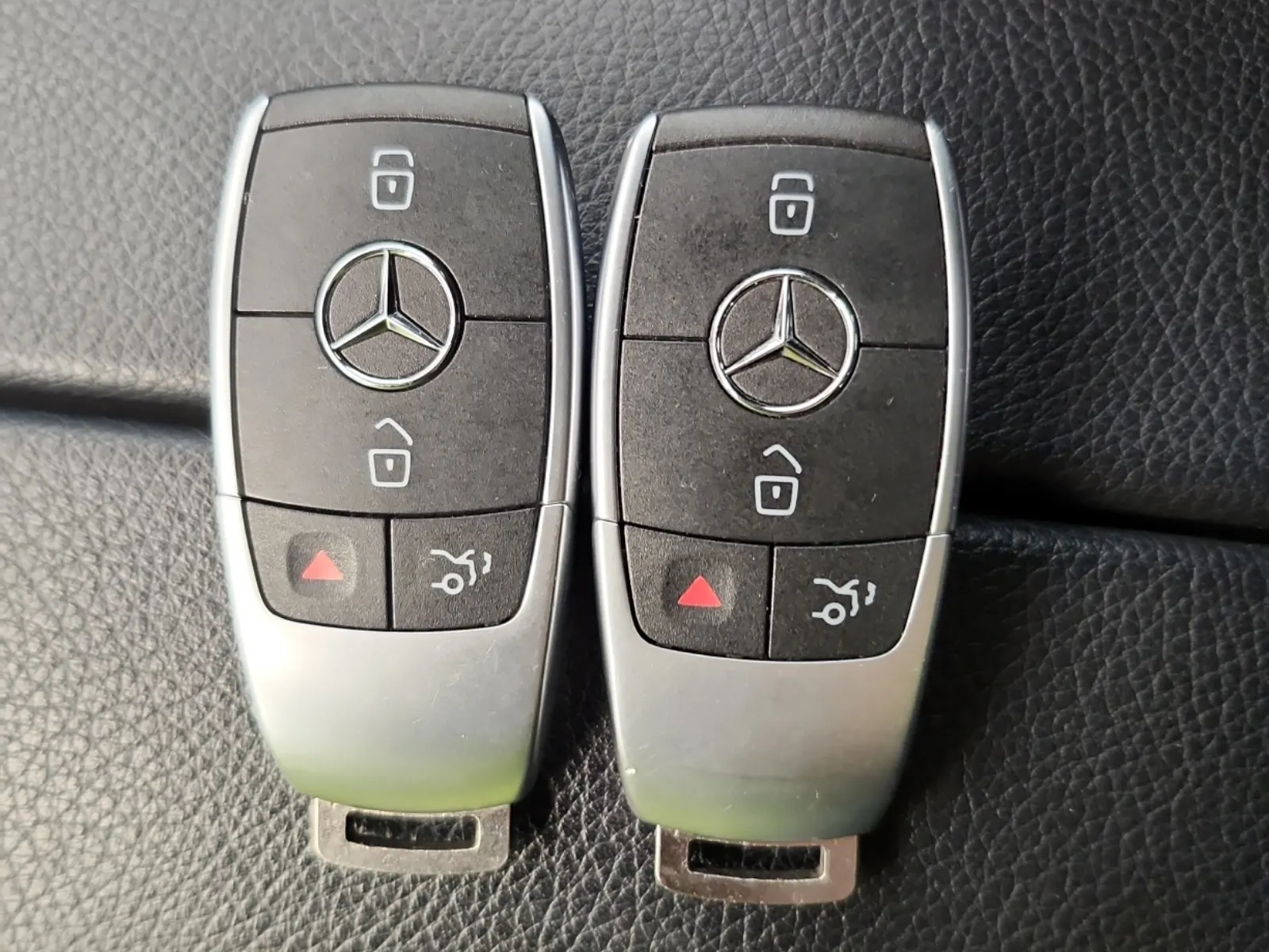 Keys/Fobs/Manual Photo