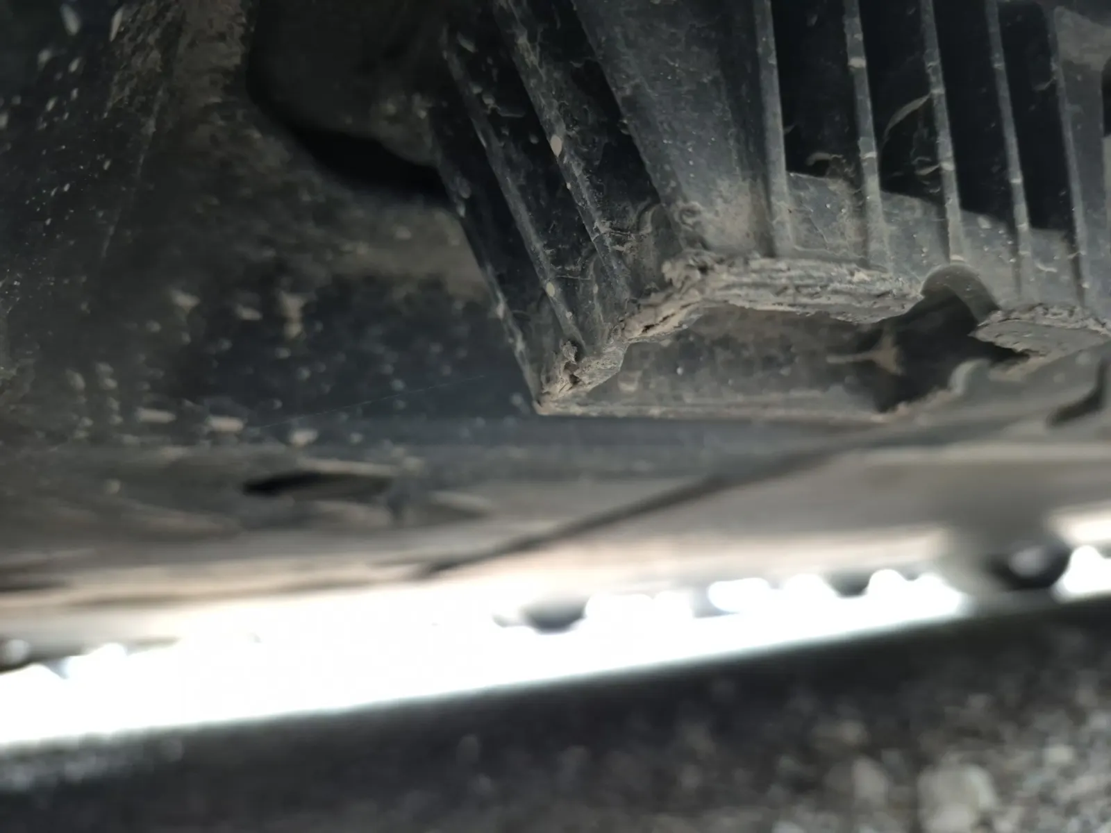 Undercarriage - Passenger Photo