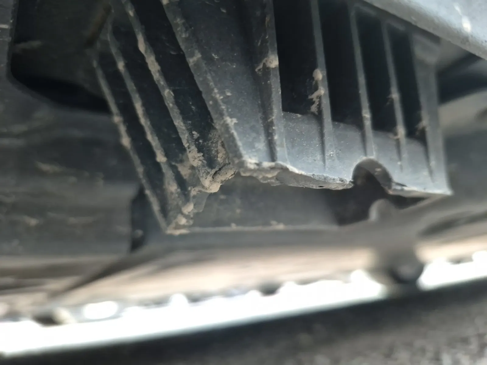 Undercarriage - Driver Photo