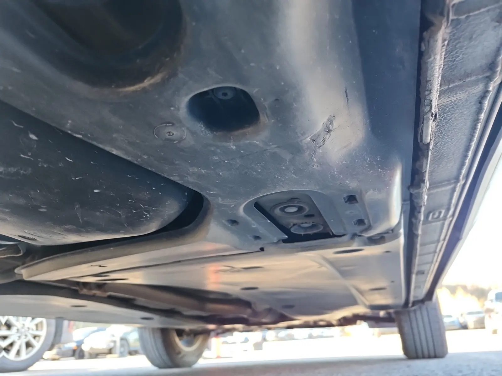 Undercarriage - Passenger Photo