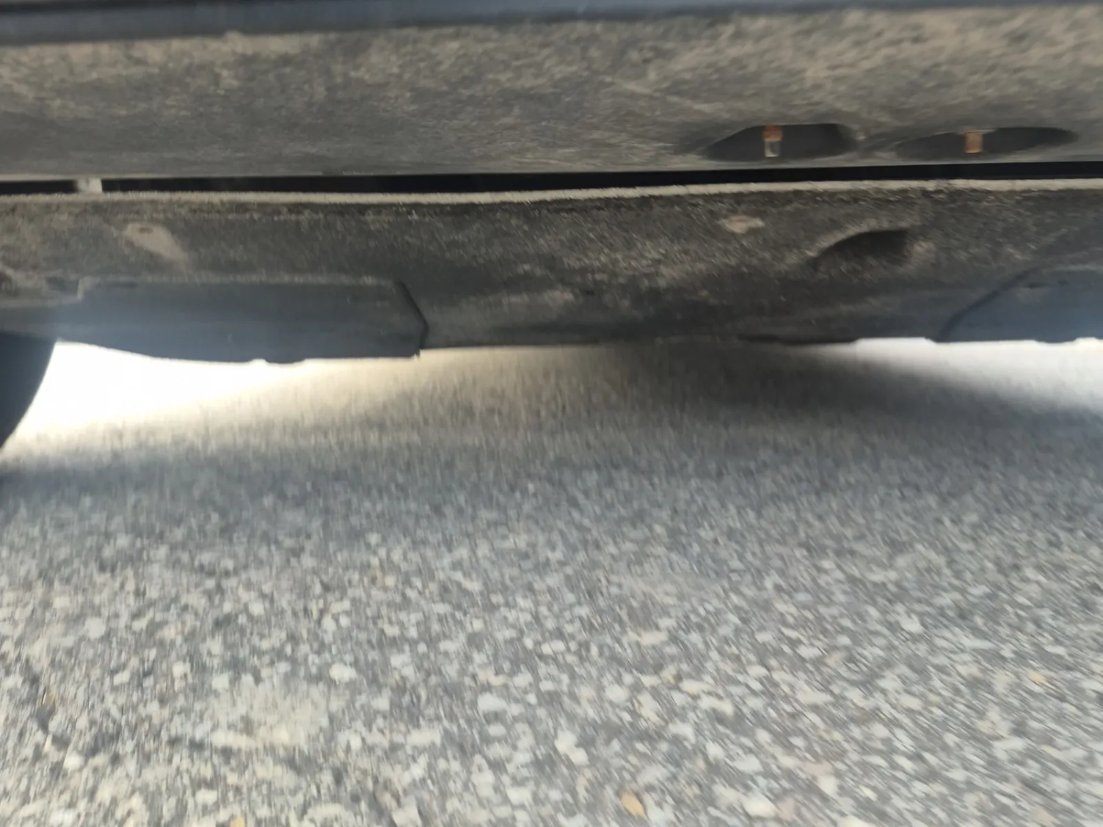 Undercarriage - Rear Photo