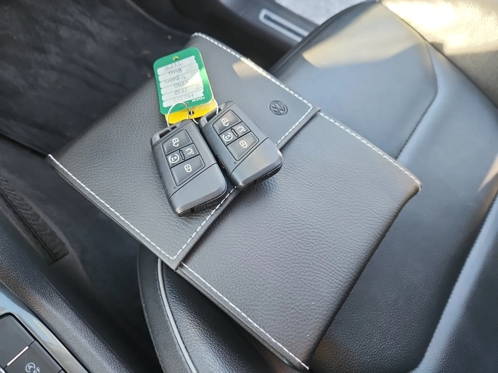 Keys/Fobs/Manual Photo
