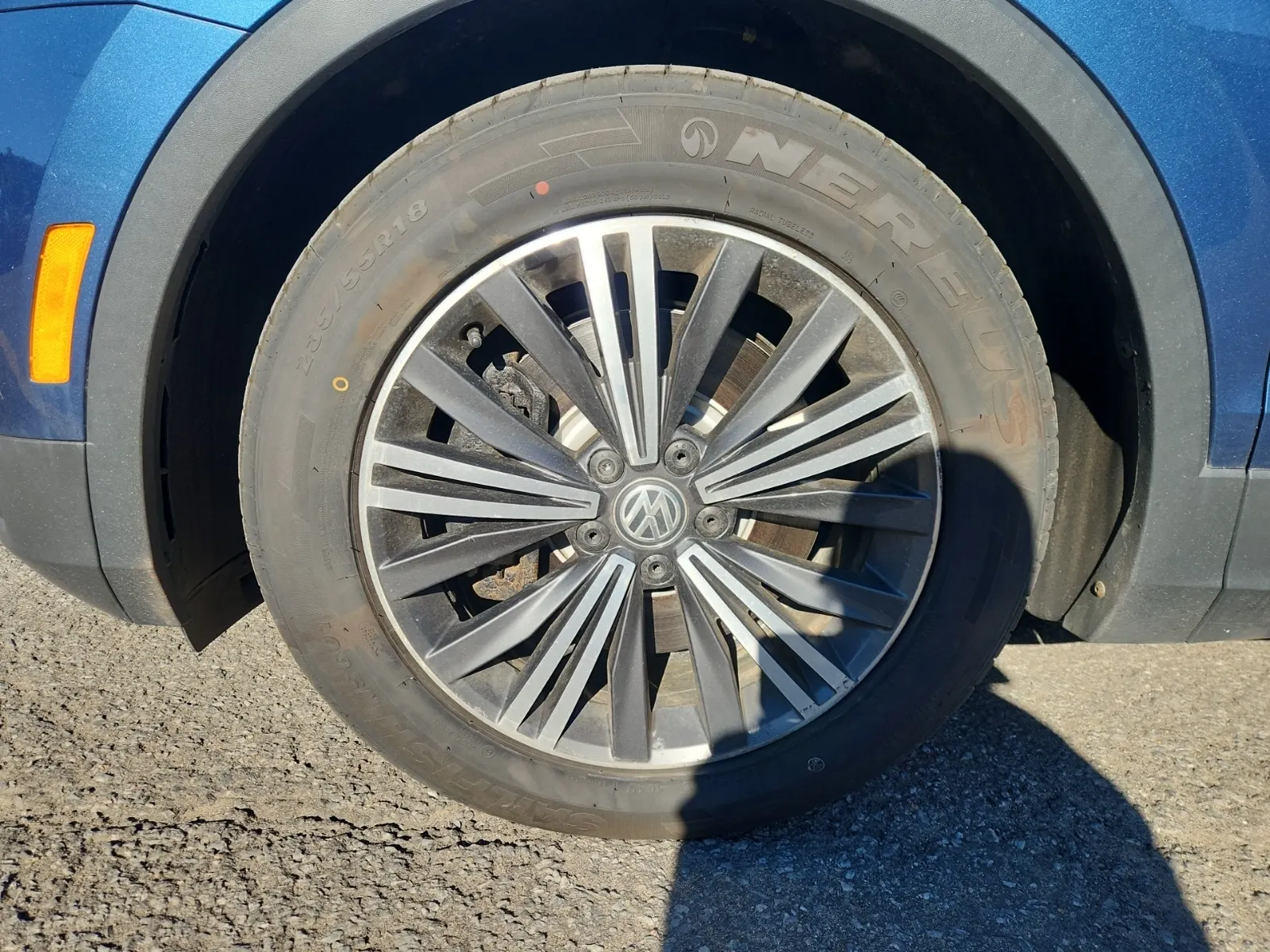 Front driver wheel/tire photo