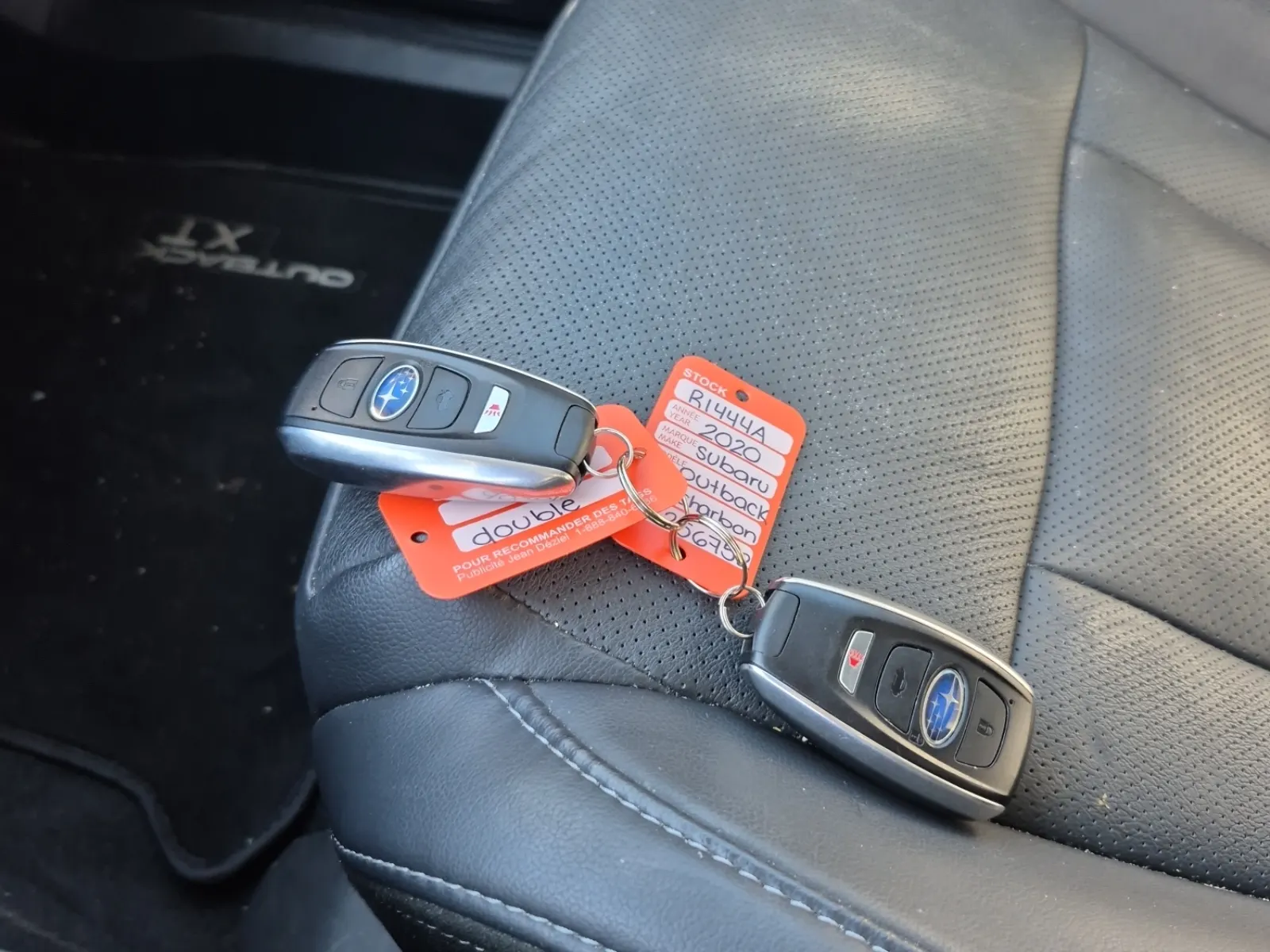 Keys/Fobs/Manual Photo