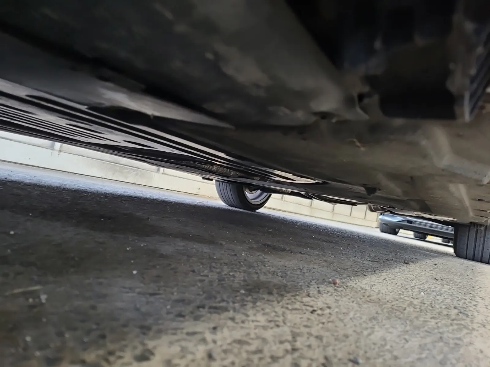 Undercarriage - Driver Photo