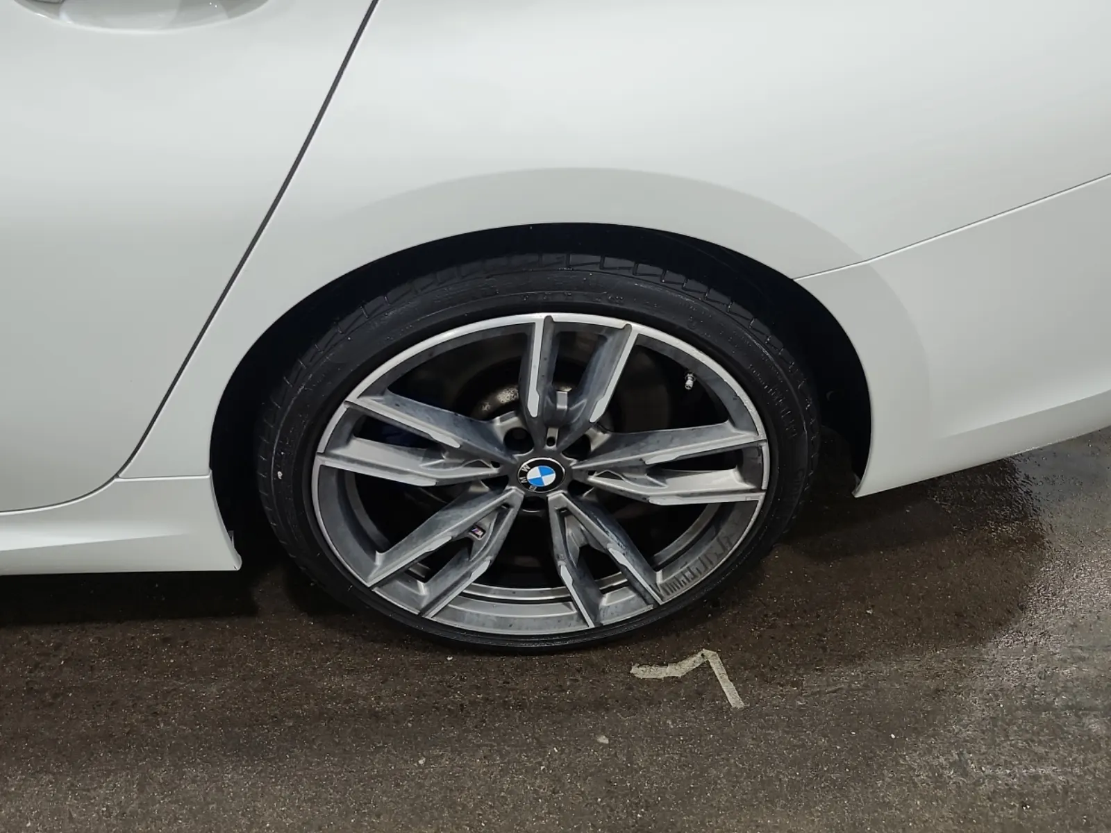 Left Rear Wheel/Tire Photo