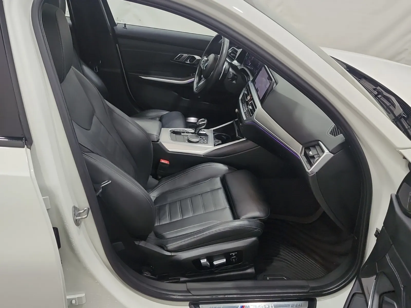 Right Side Interior Photo