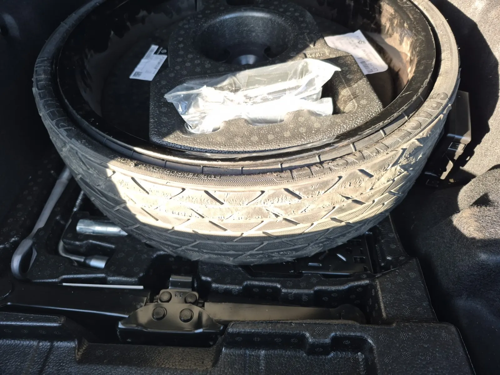 Spare Tire & Wheel Photo