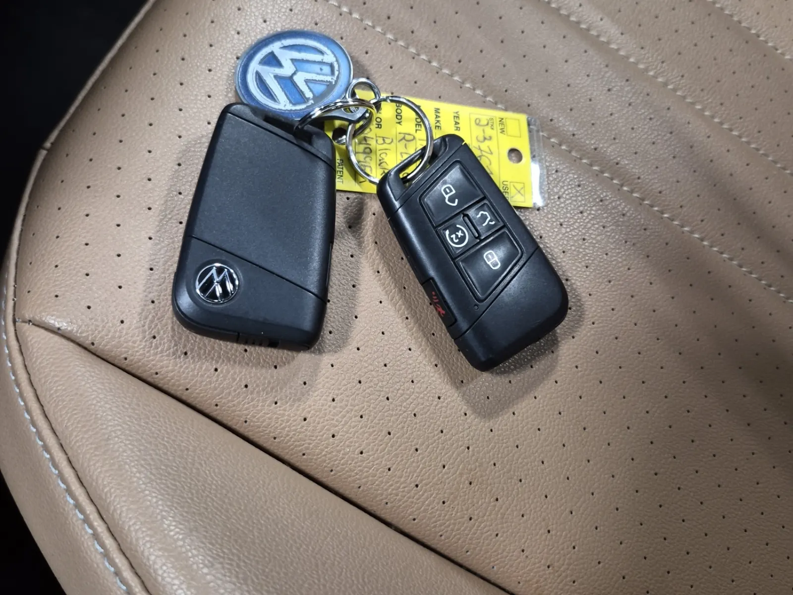 Keys/Fobs/Manual Photo