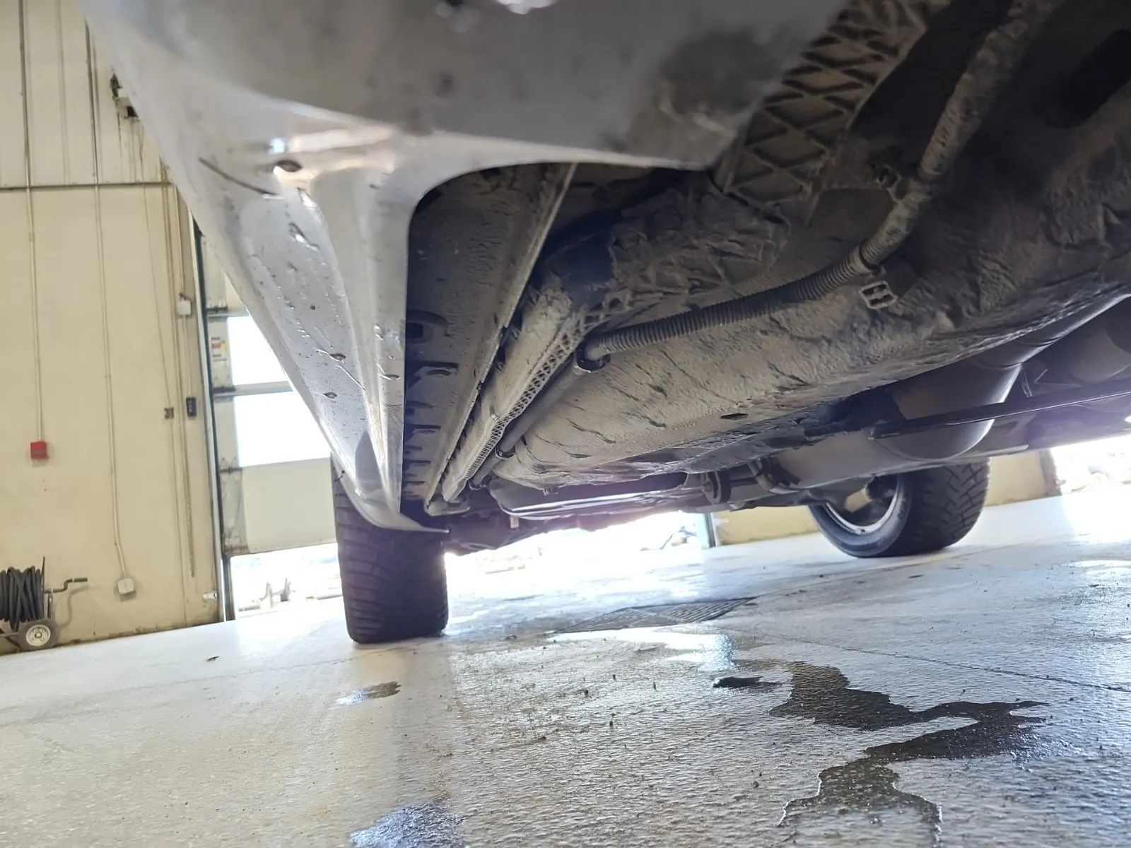Undercarriage - Passenger Photo