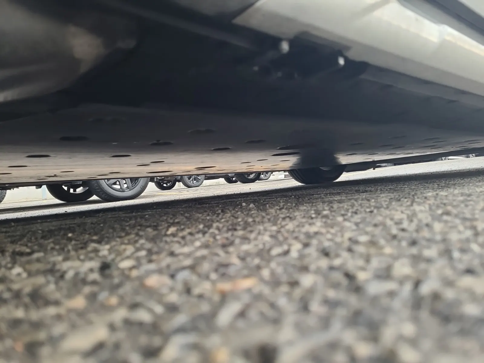 Undercarriage - Passenger Photo