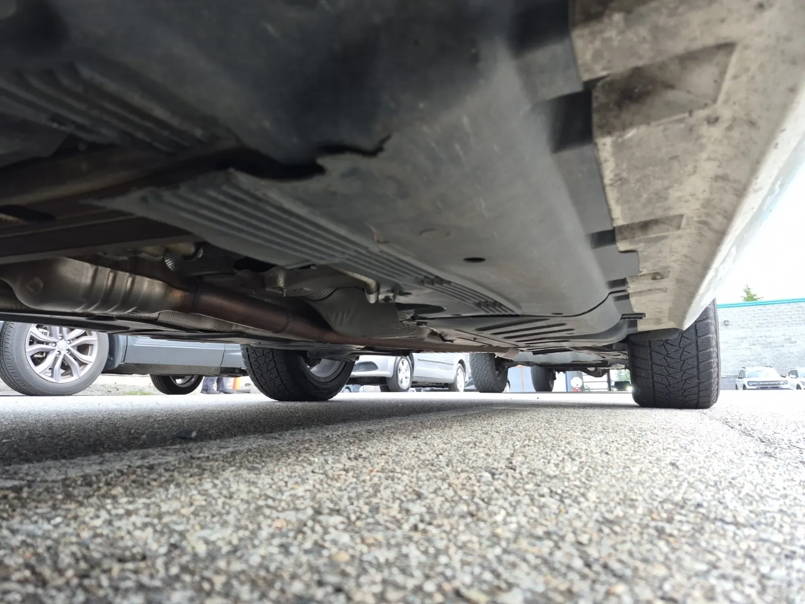 Undercarriage - Driver Photo
