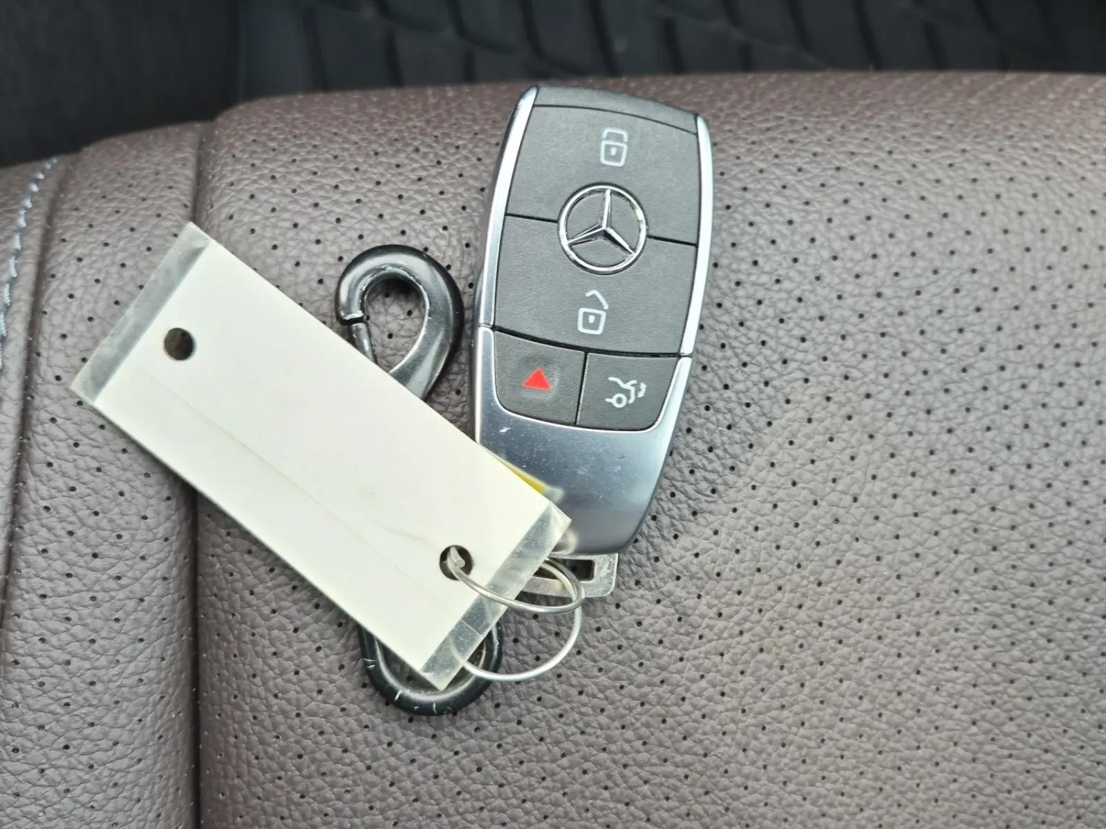 Keys/Fobs/Manual Photo