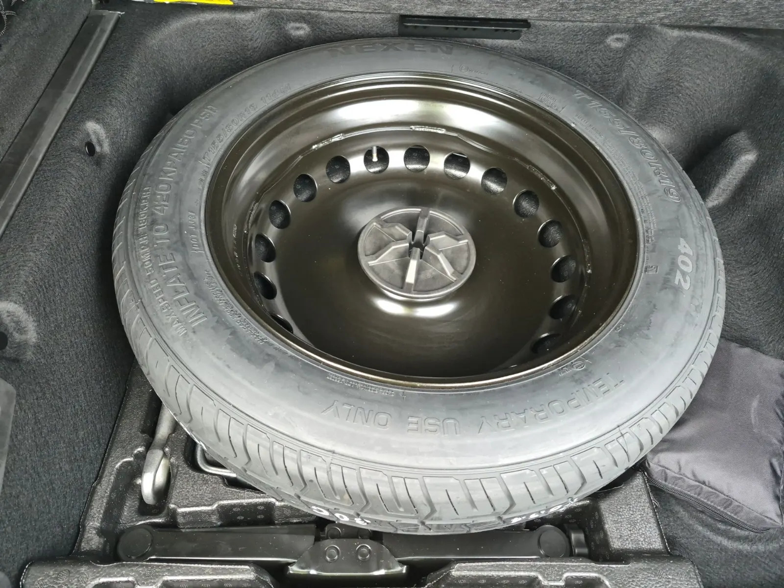 Spare Tire & Wheel Photo