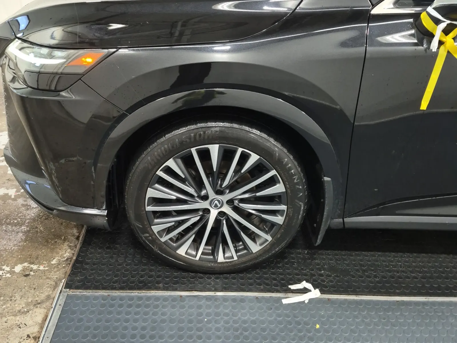 Front driver wheel/tire photo
