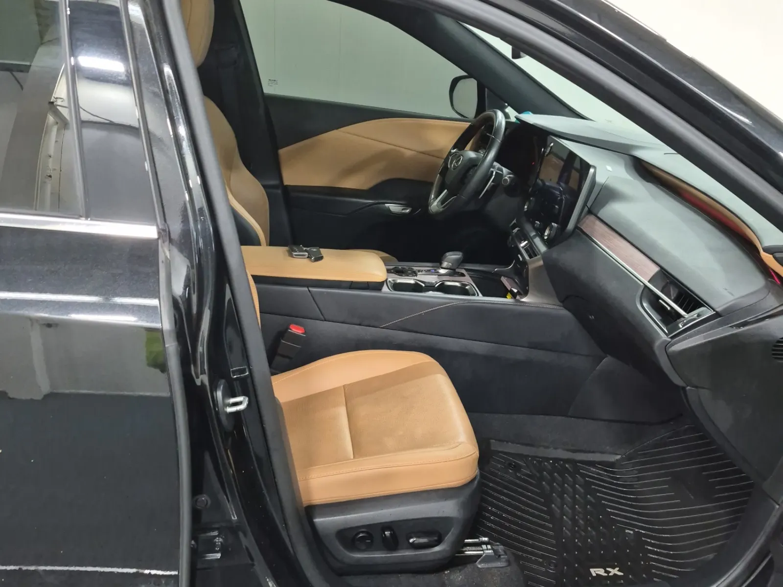 Right Side Interior Photo