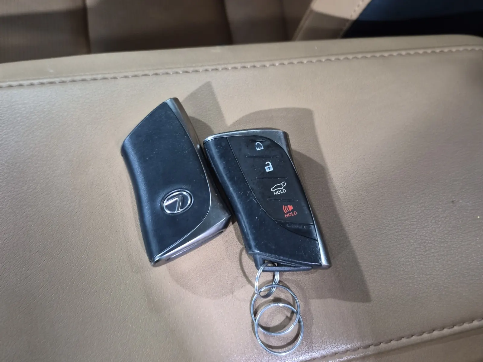 Keys/Fobs/Manual Photo