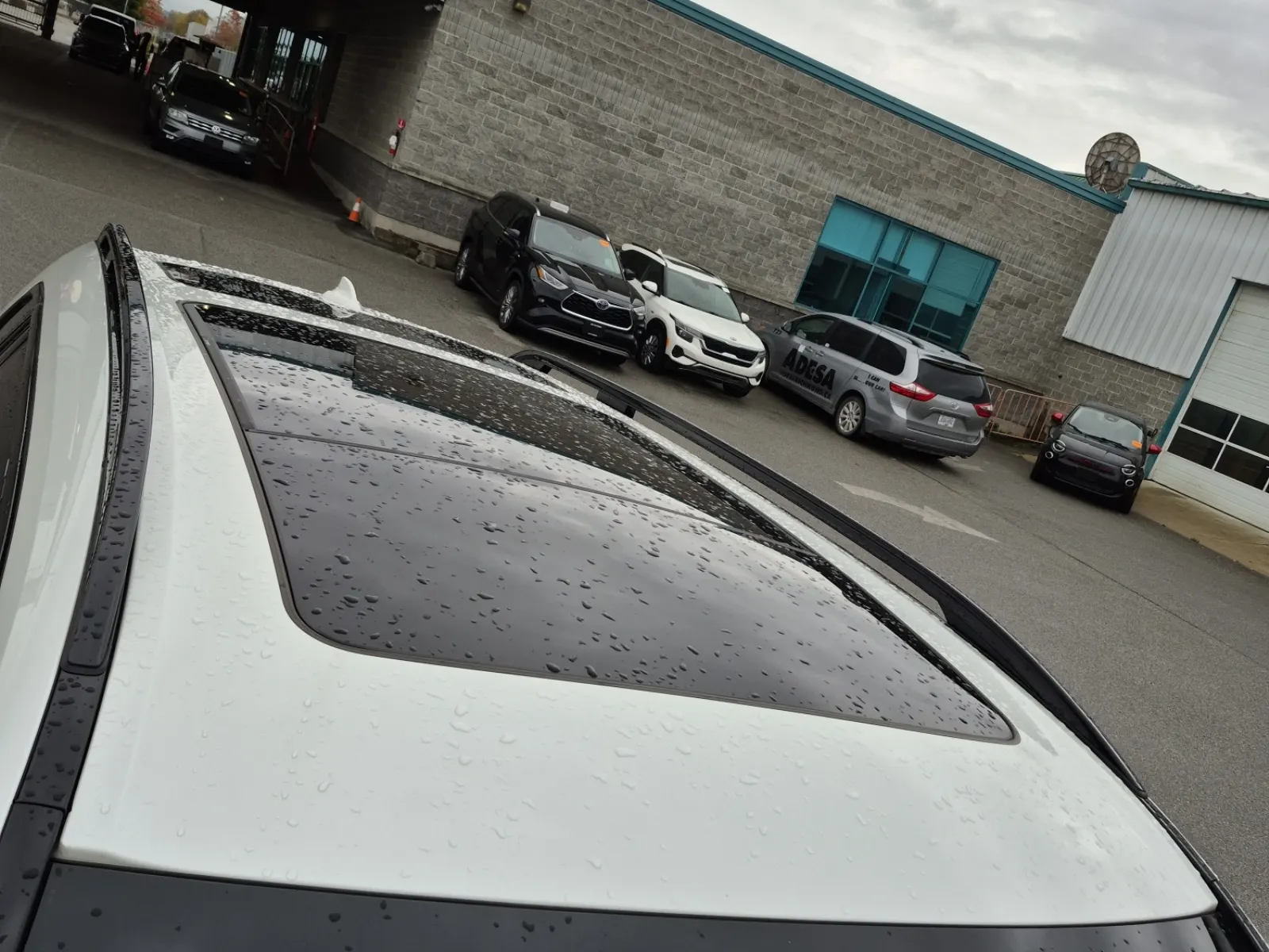 Exterior Roof Photo