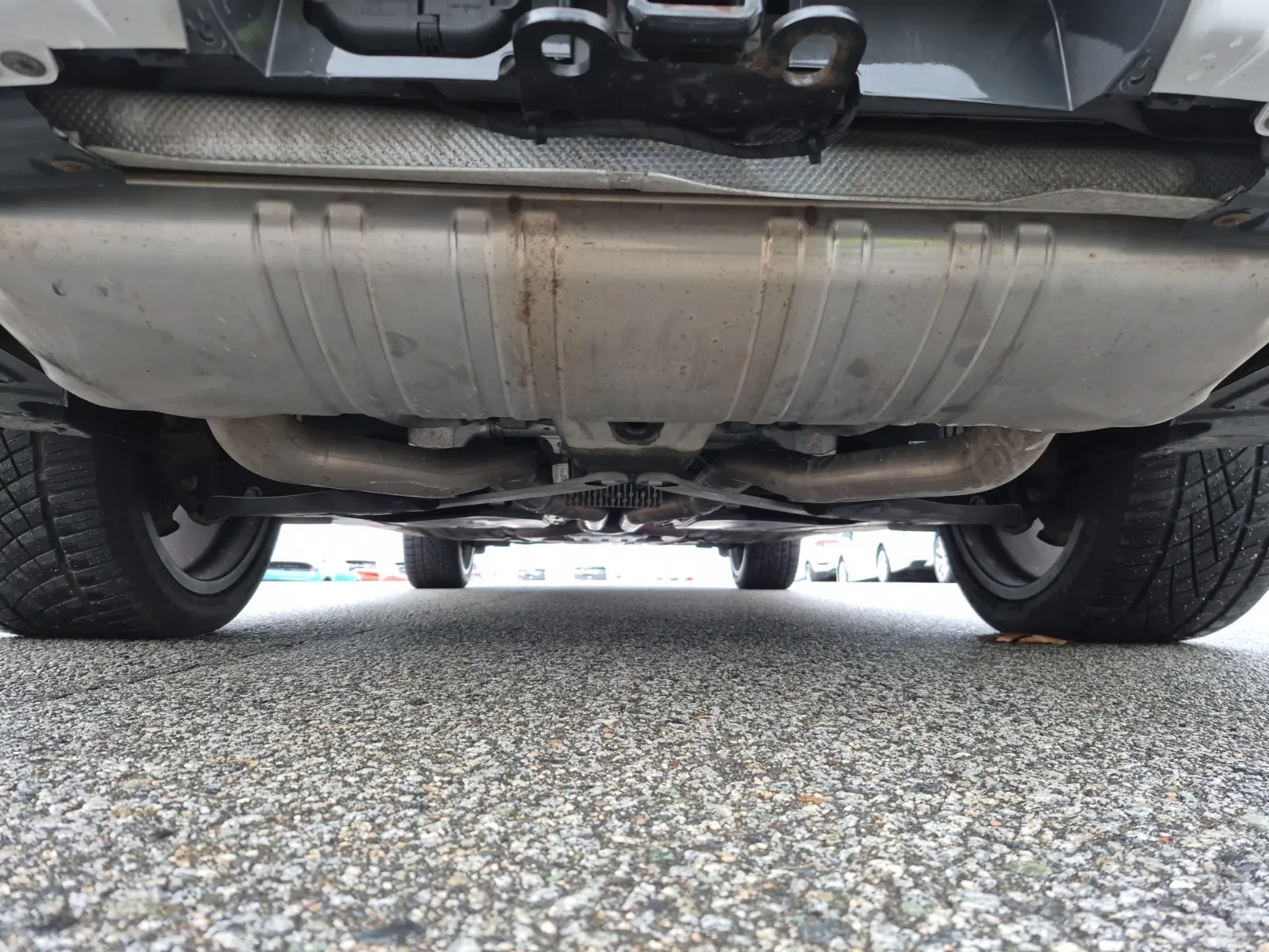 Undercarriage - Rear Photo