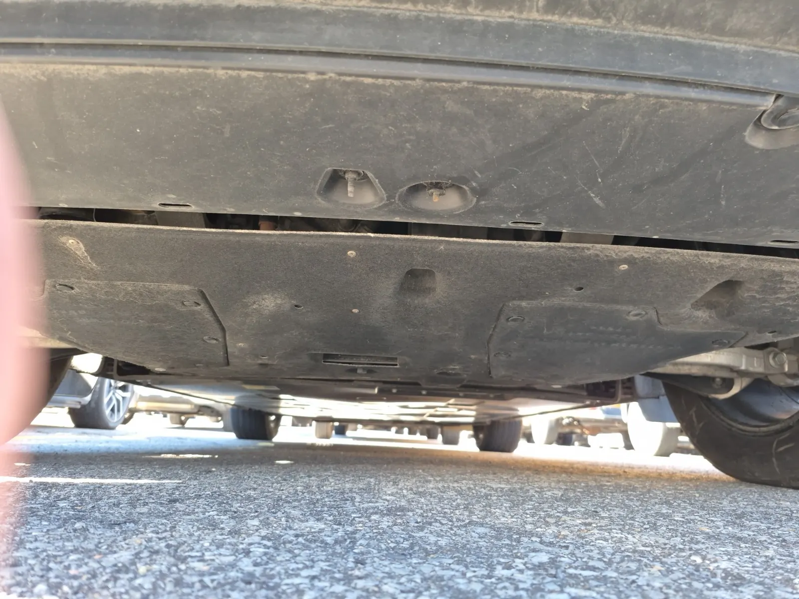 Undercarriage - Rear Photo