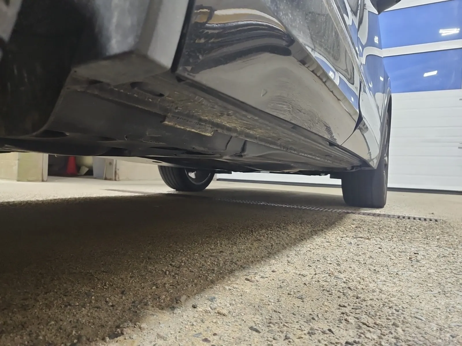 Undercarriage - Passenger Photo