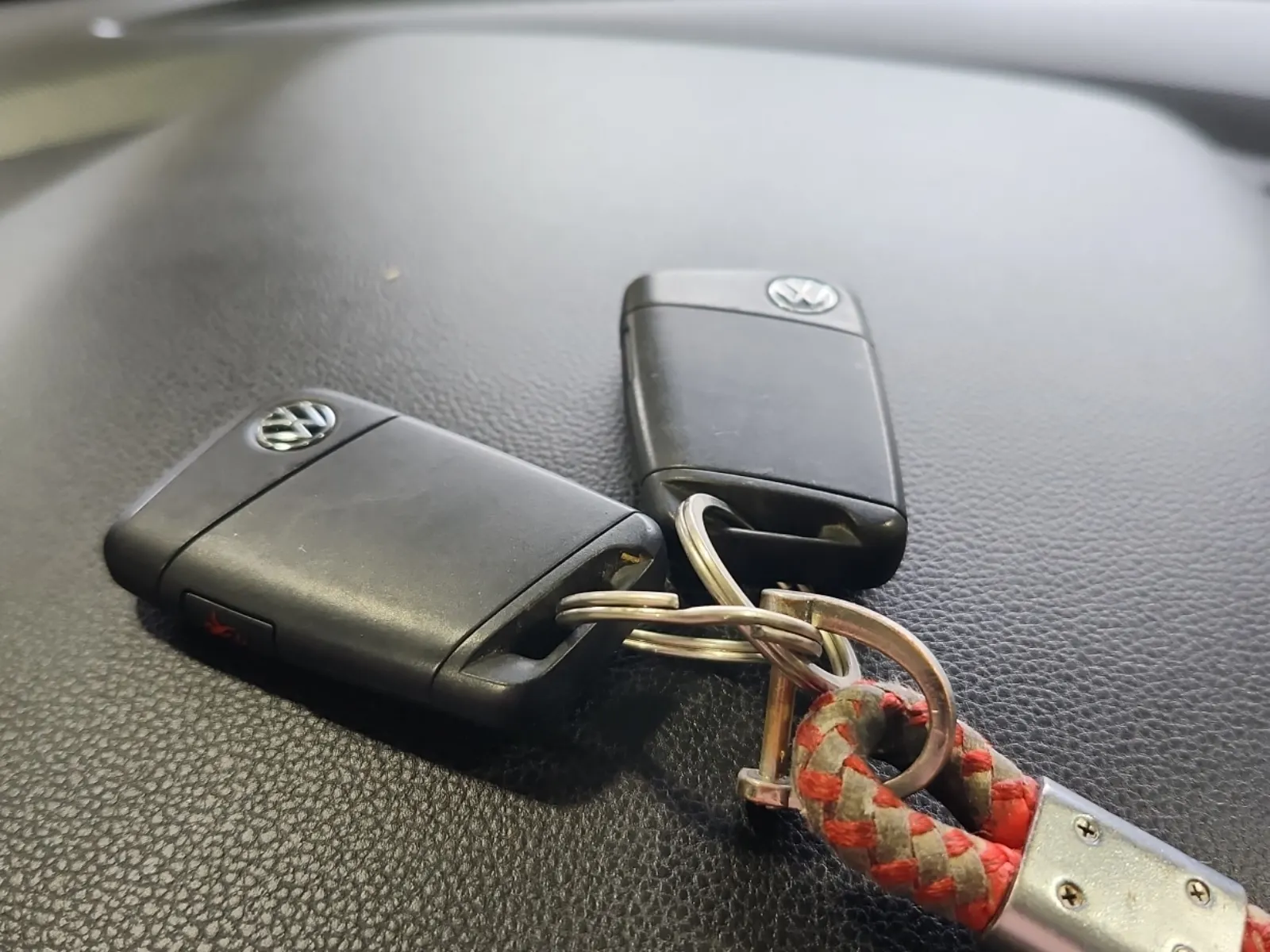 Keys/Fobs/Manual Photo