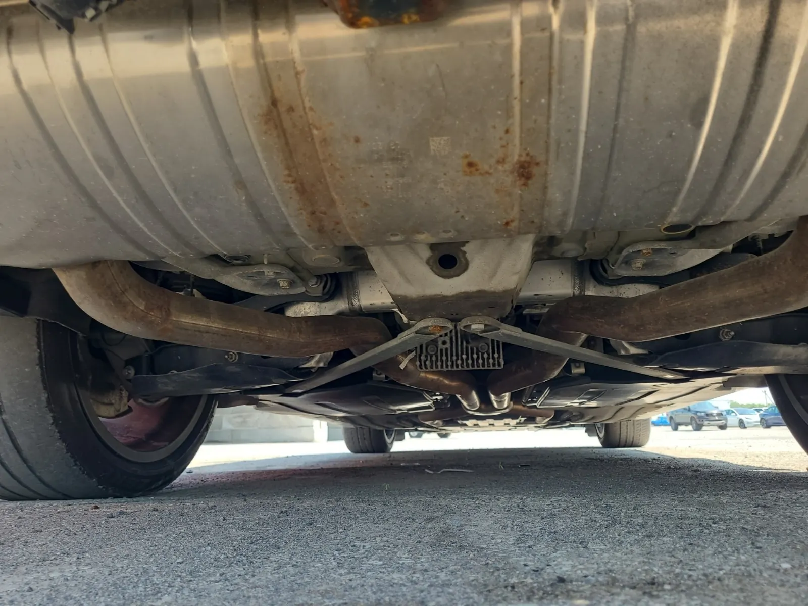 Undercarriage - Rear Photo