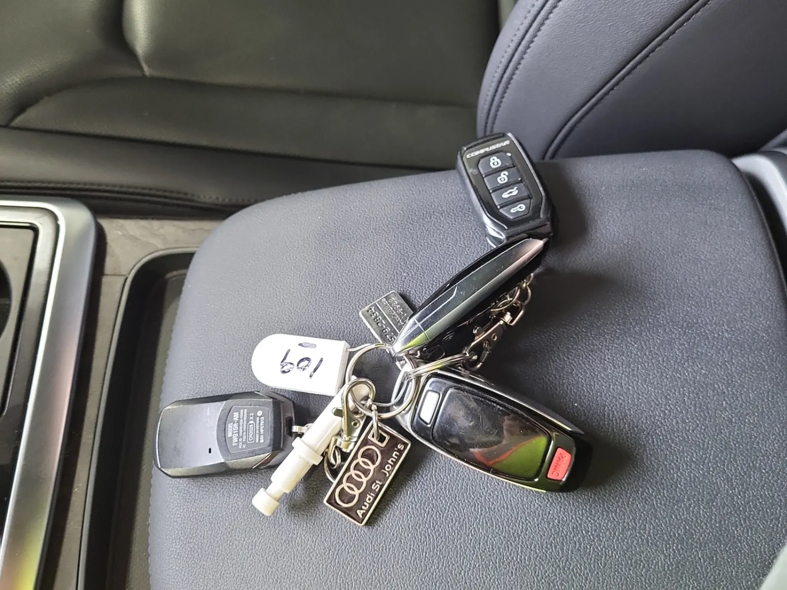 Keys/Fobs/Manual Photo