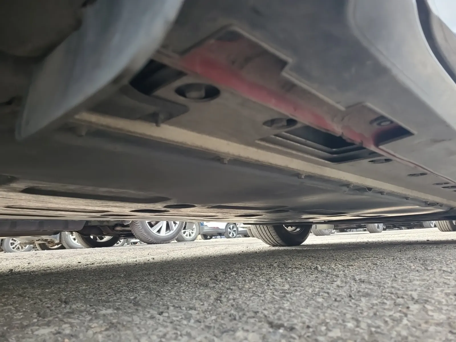 Undercarriage - Passenger Photo
