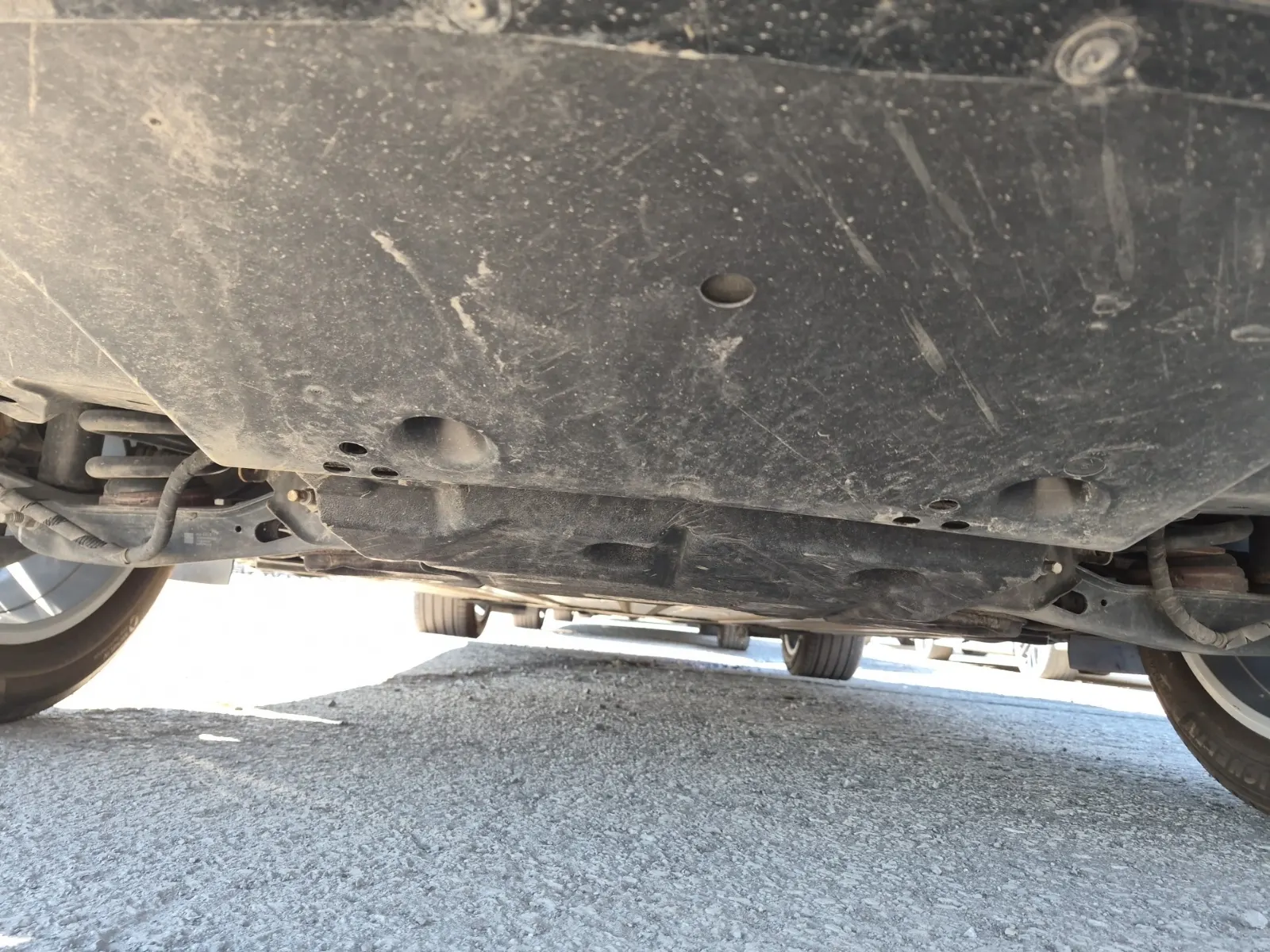 Undercarriage - Rear Photo