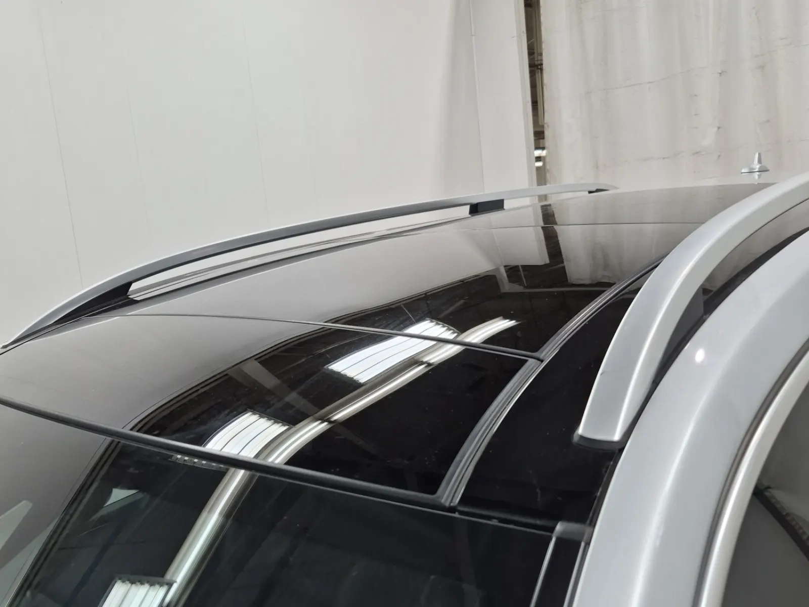 Exterior Roof Photo