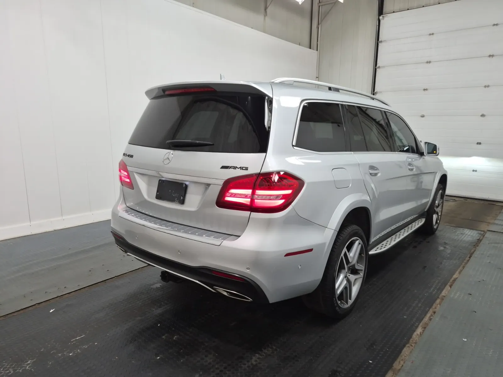 Passenger Rear 3/4 Photo