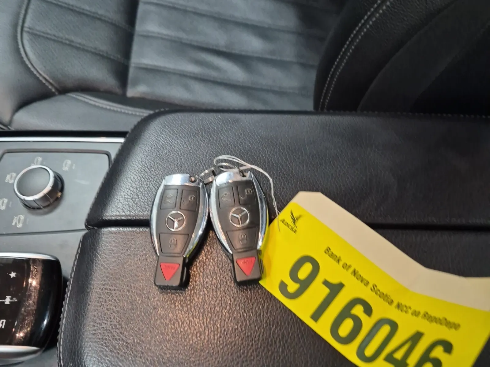 Keys/Fobs/Manual Photo