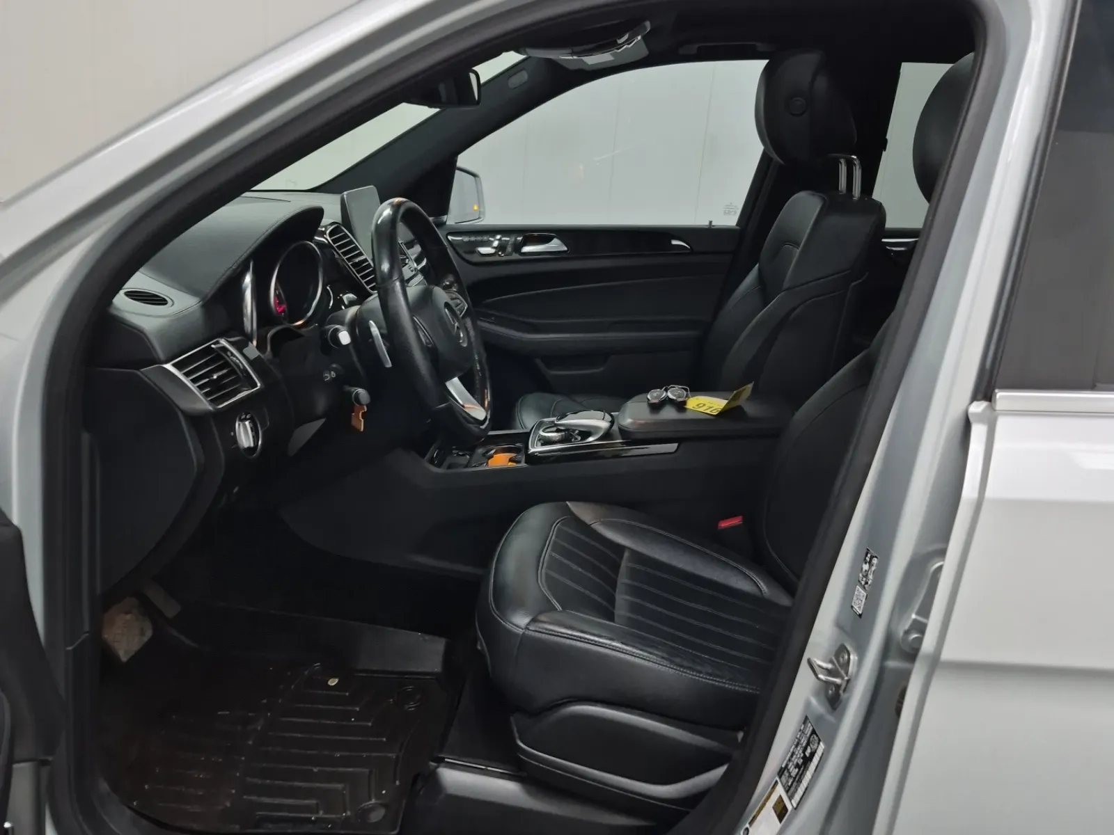 Front Interior Photo
