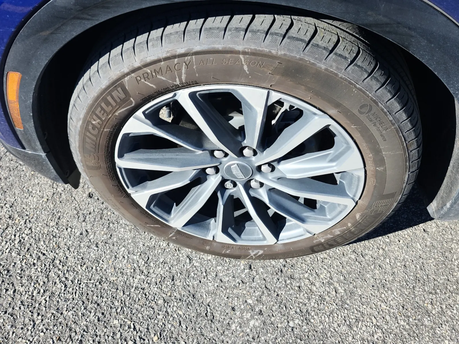 Front driver wheel/tire photo