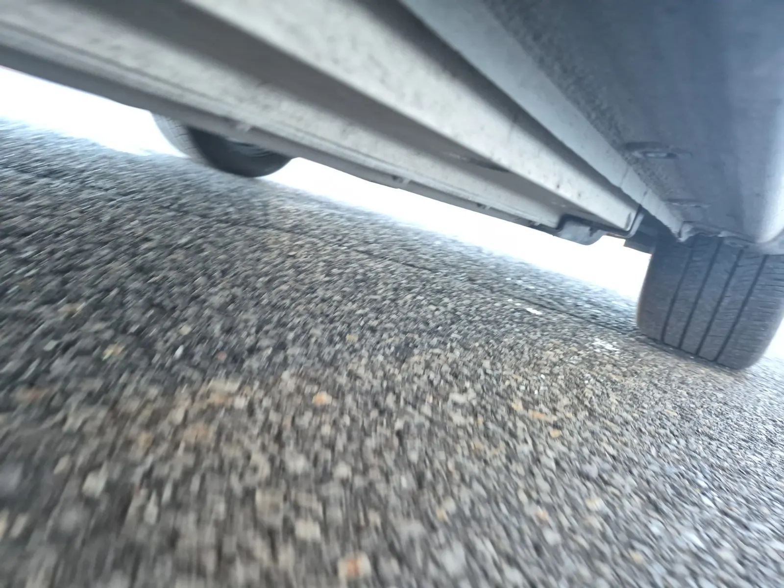Undercarriage - Passenger Photo