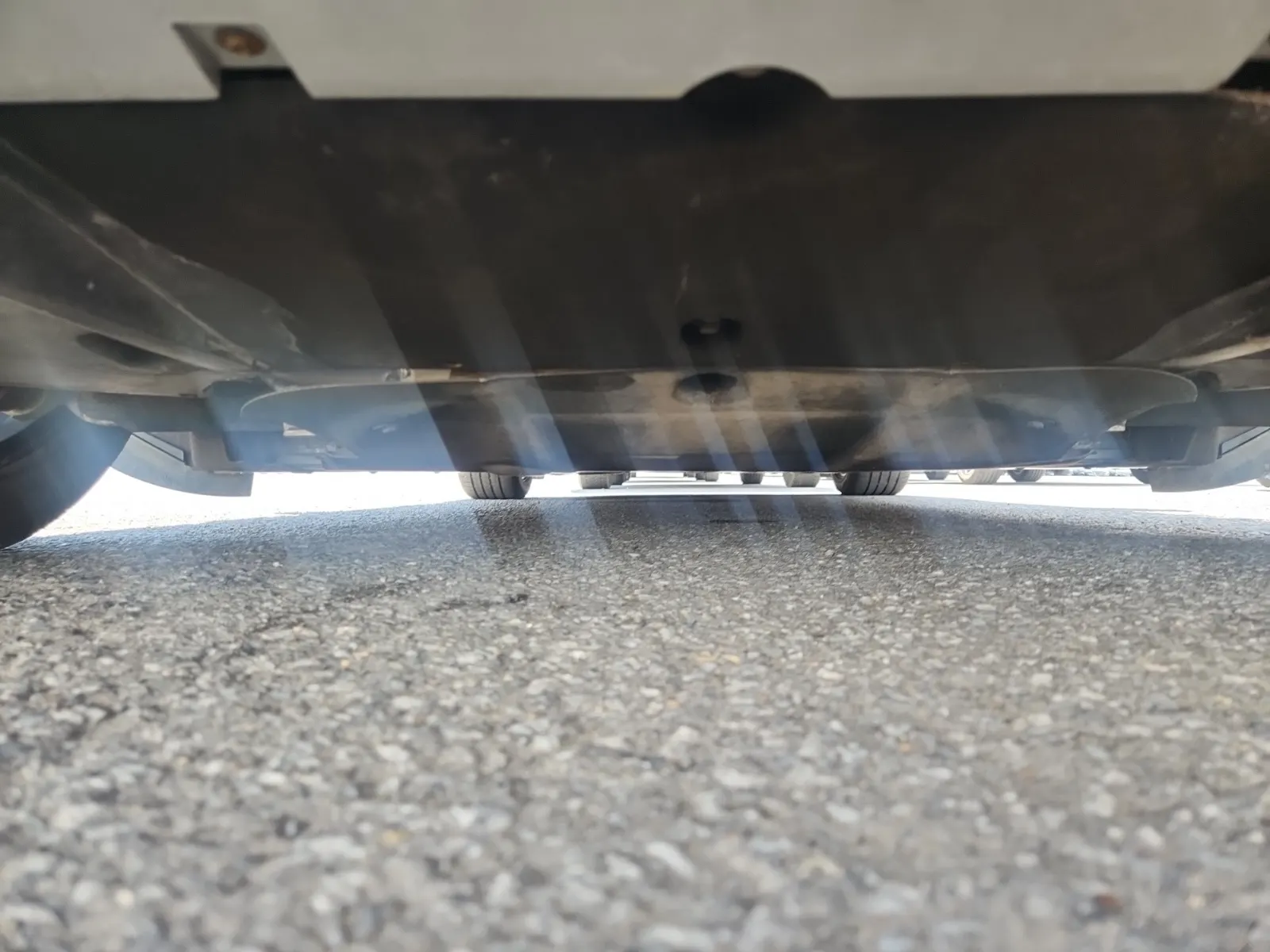 Undercarriage - Rear Photo