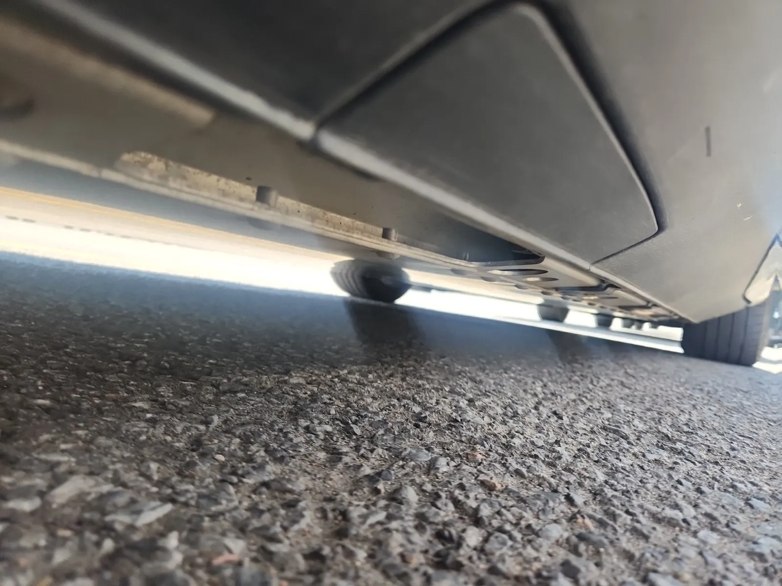 Undercarriage - Passenger Photo