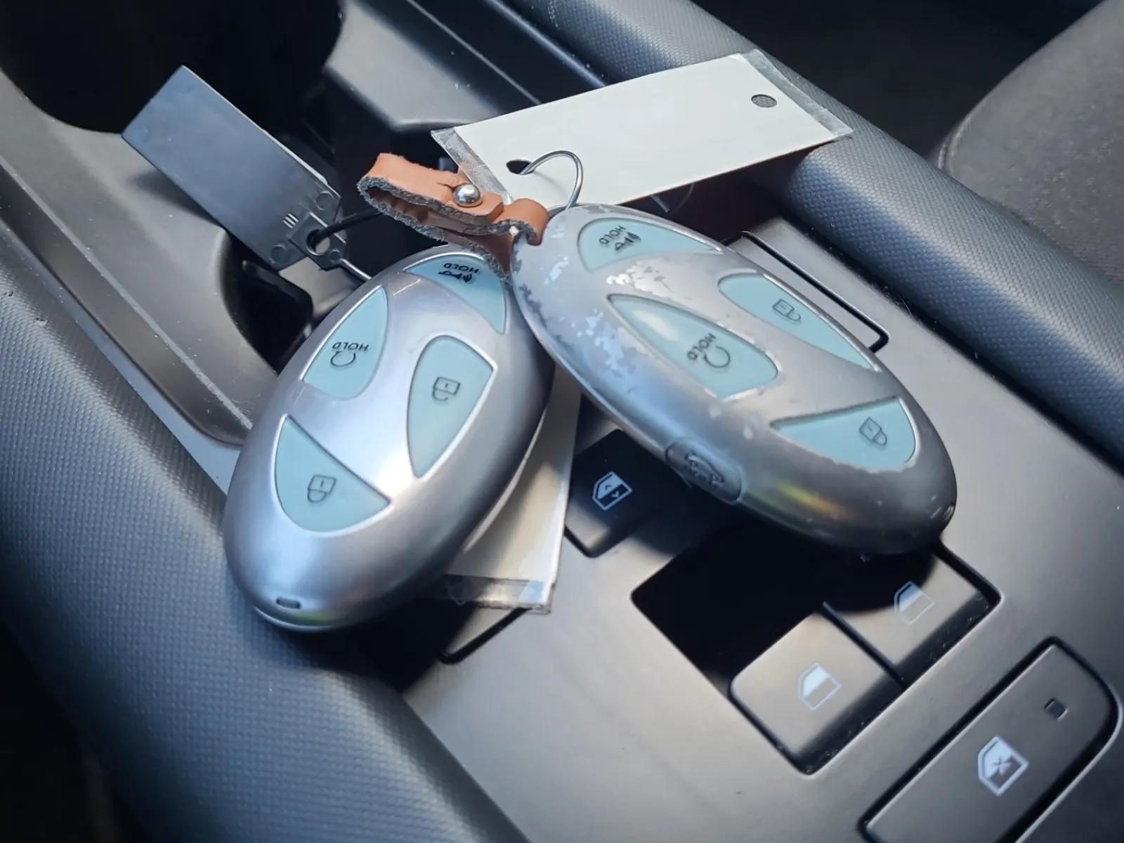 Keys/Fobs/Manual Photo